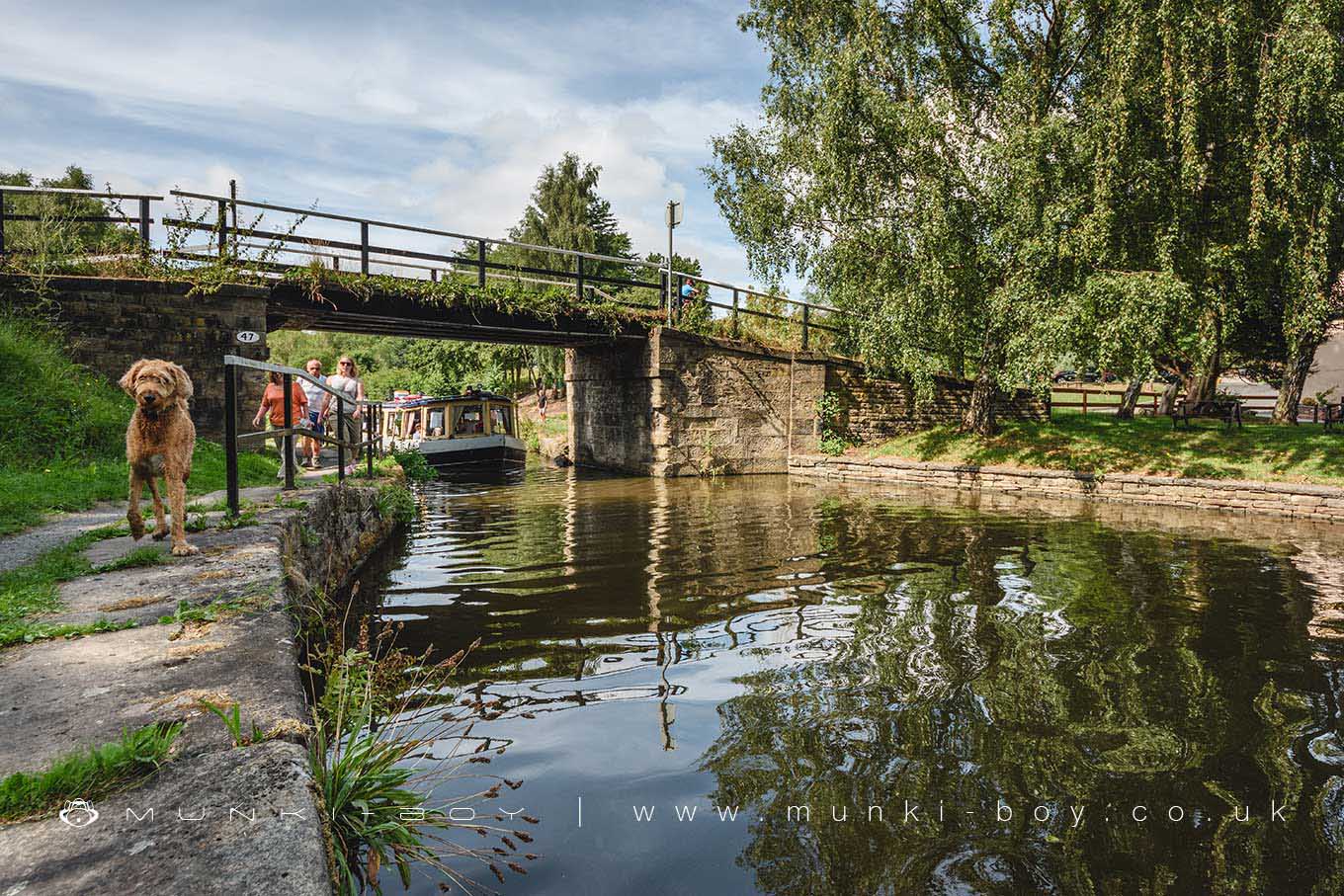 Leeds and Liverpool Canal at Crooke